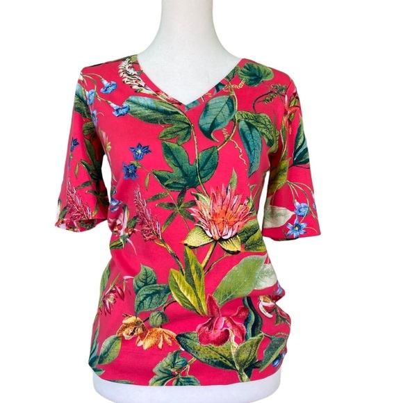 Chico's Tops - NWT Chico's Botanical V-Neck Strawberry Maragrita Everyday Tee (Size 00)